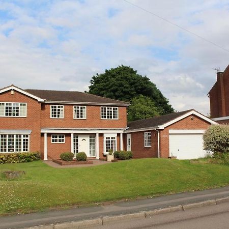 Unwind In Comfort At Cosy Caradus Your 4 Bedroom Home Sweet Home! Birmingham Eksteriør bilde