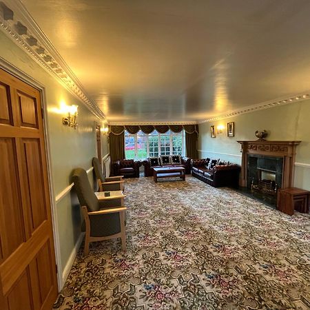Unwind In Comfort At Cosy Caradus Your 4 Bedroom Home Sweet Home! Birmingham Eksteriør bilde