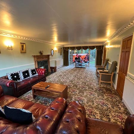 Unwind In Comfort At Cosy Caradus Your 4 Bedroom Home Sweet Home! Birmingham Eksteriør bilde