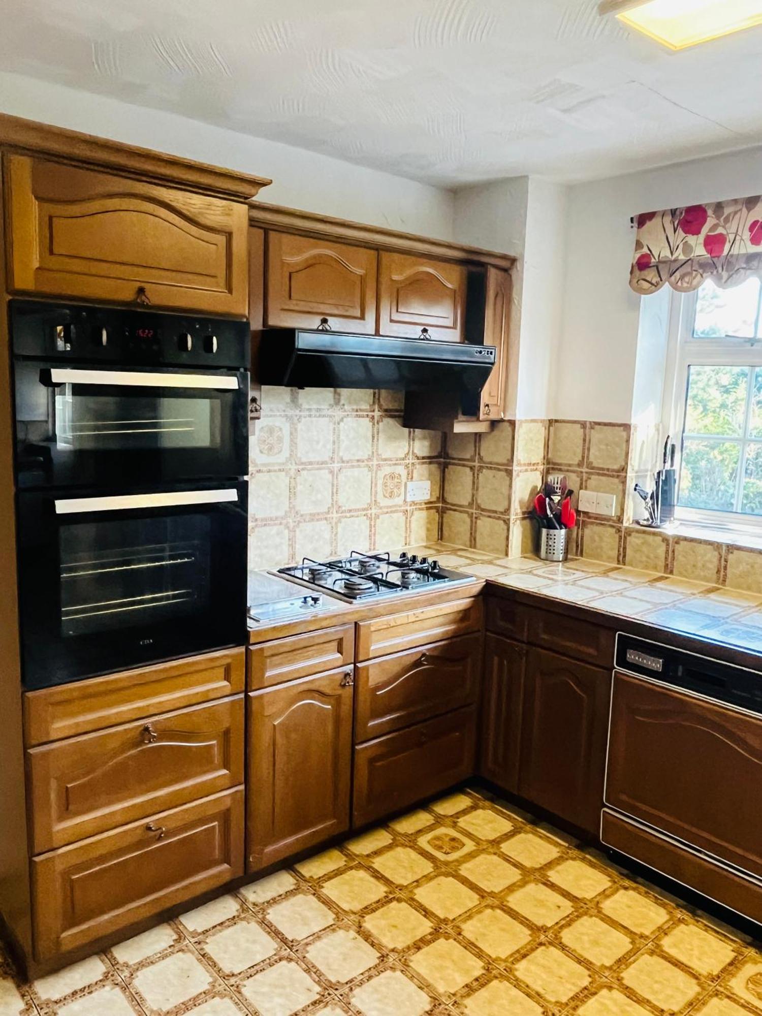 Unwind In Comfort At Cosy Caradus Your 4 Bedroom Home Sweet Home! Birmingham Eksteriør bilde