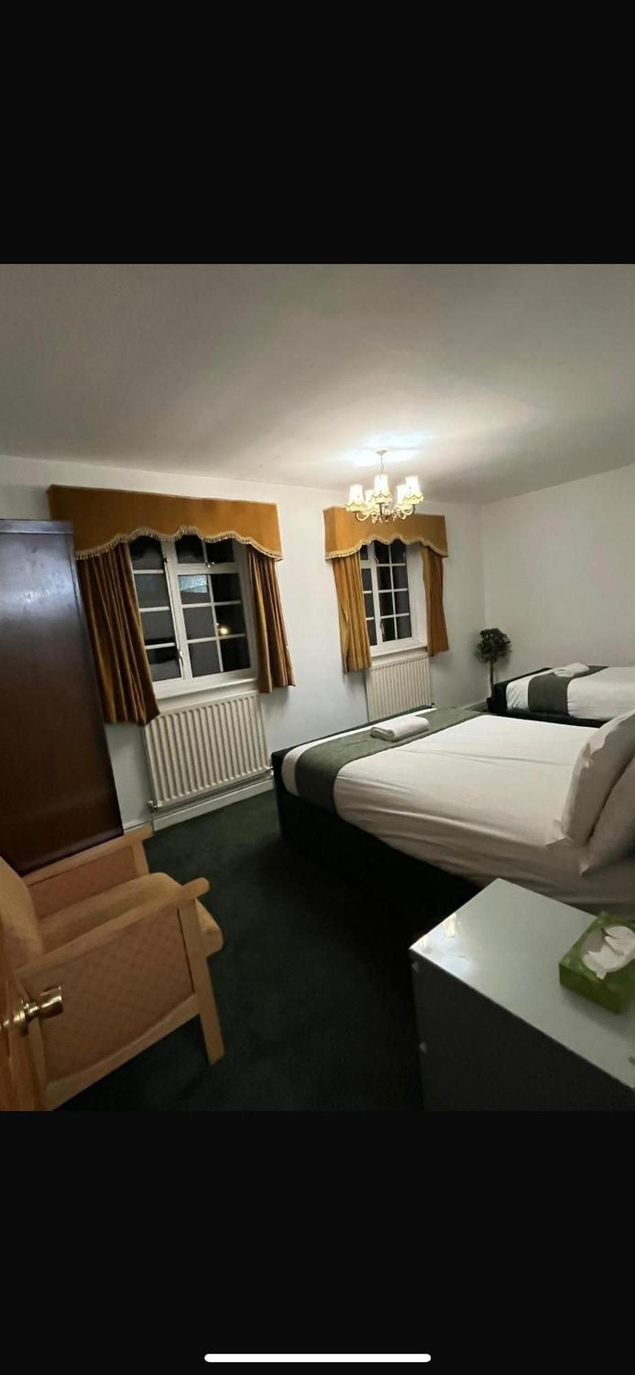 Unwind In Comfort At Cosy Caradus Your 4 Bedroom Home Sweet Home! Birmingham Eksteriør bilde