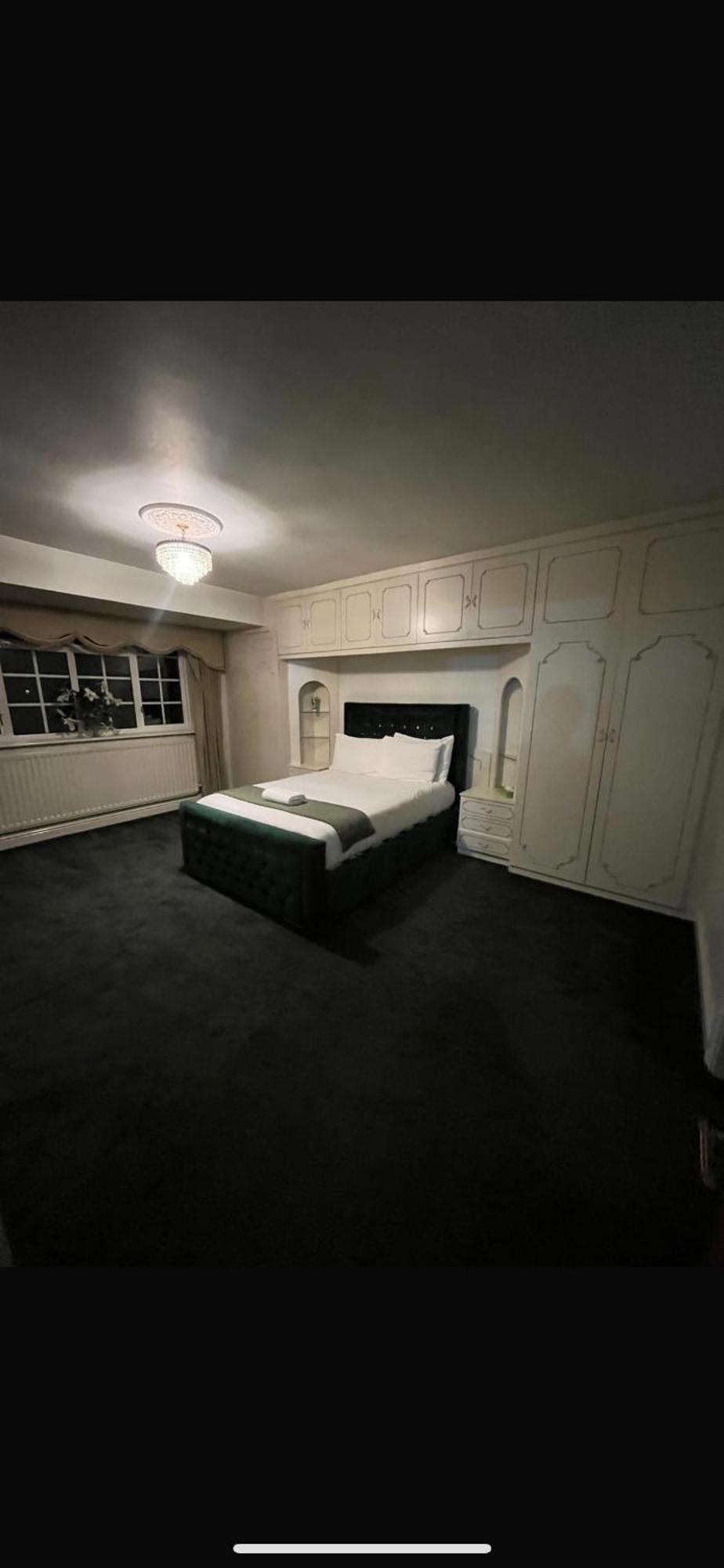 Unwind In Comfort At Cosy Caradus Your 4 Bedroom Home Sweet Home! Birmingham Eksteriør bilde