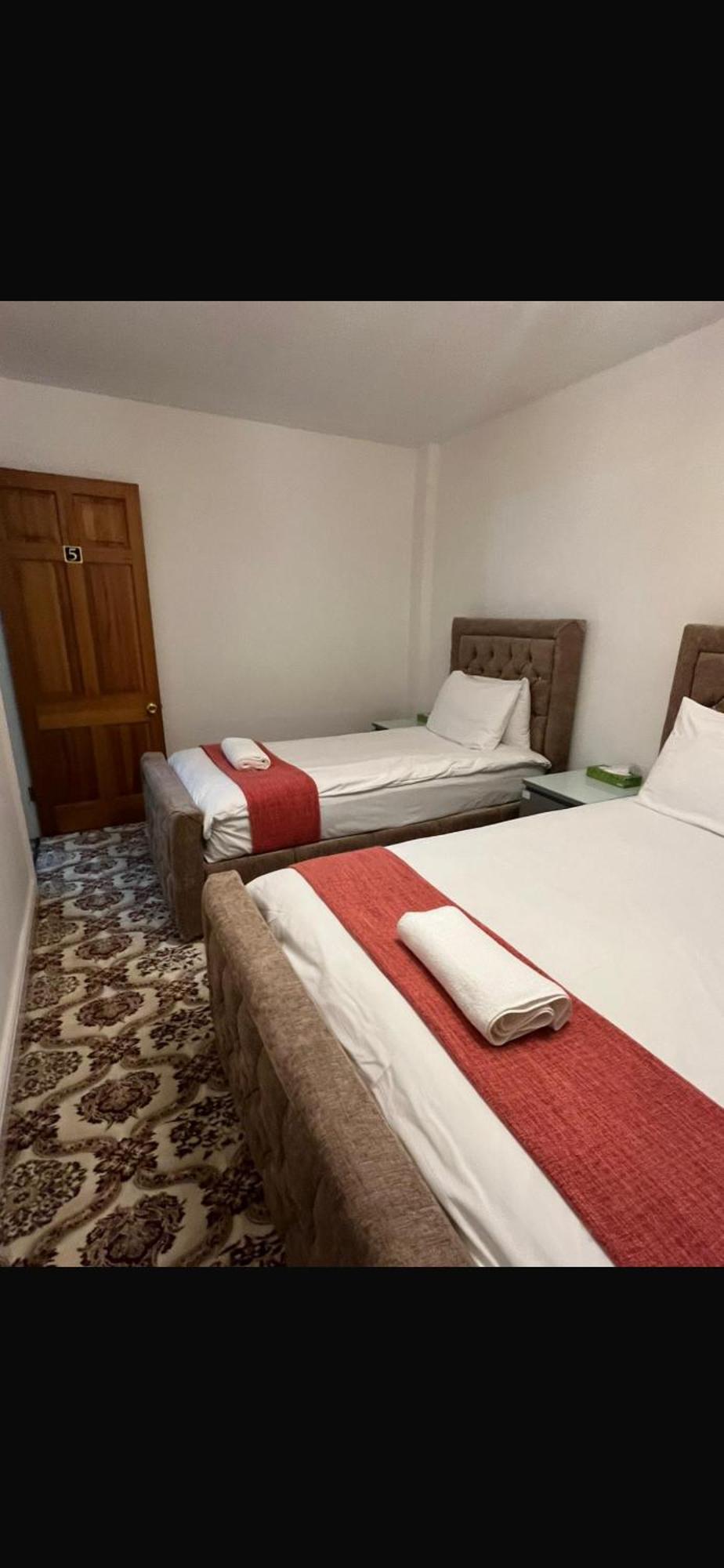 Unwind In Comfort At Cosy Caradus Your 4 Bedroom Home Sweet Home! Birmingham Eksteriør bilde