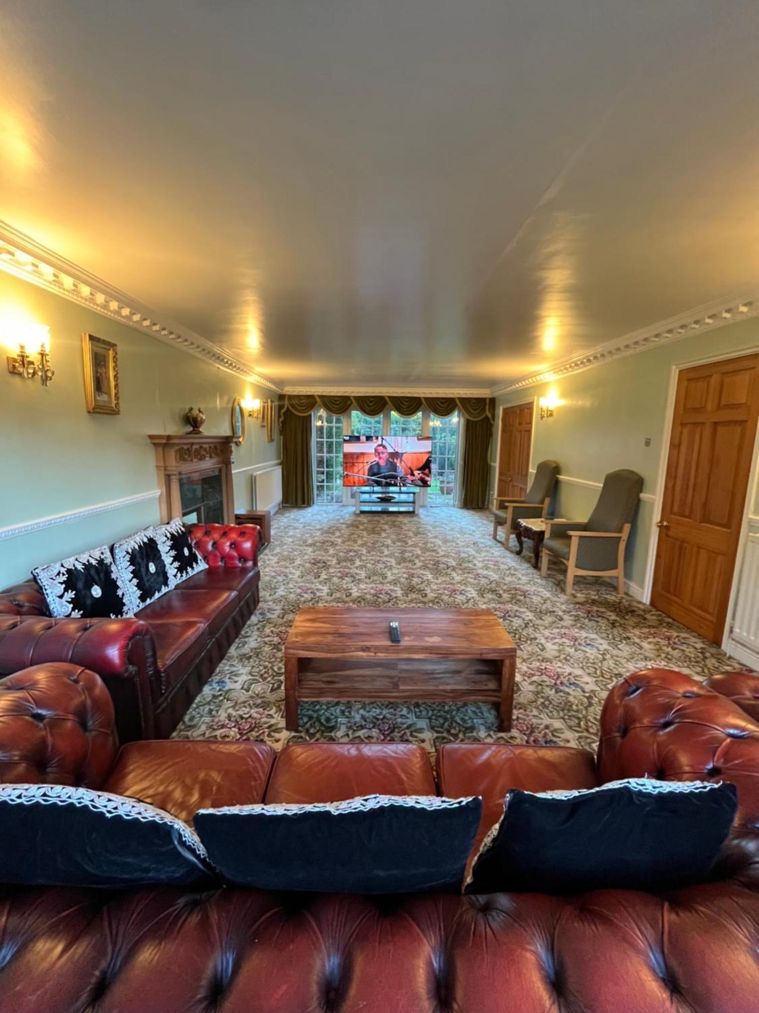 Unwind In Comfort At Cosy Caradus Your 4 Bedroom Home Sweet Home! Birmingham Eksteriør bilde